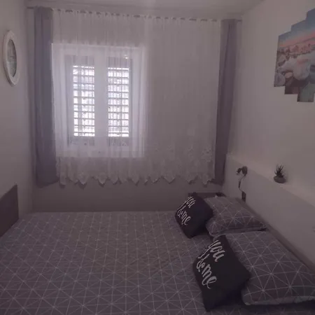 In - Riviera 43221 Apartamento Šibenik